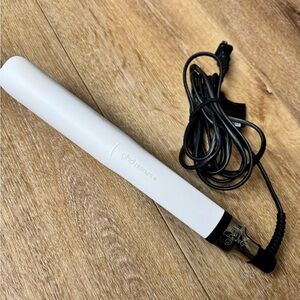 GHD Platinum+ White Hair Straightener